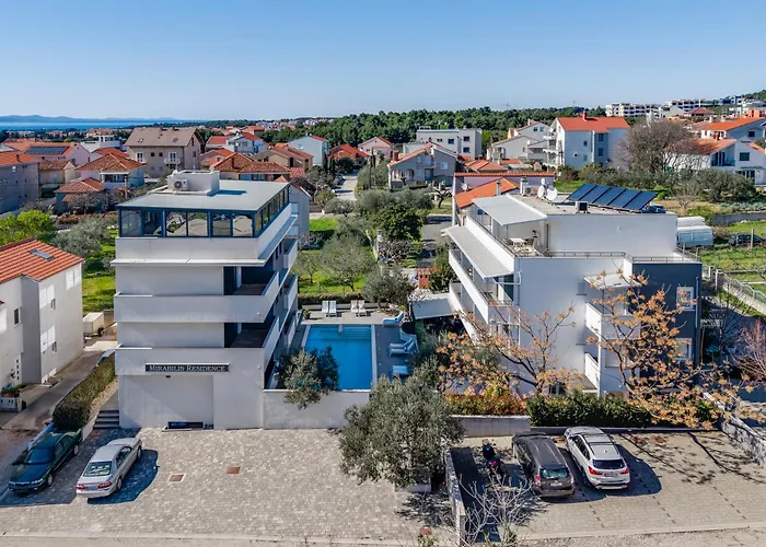 Hotels with pool Villa Liburnum